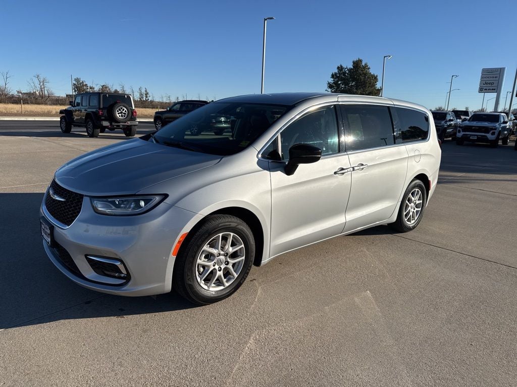 2024 Chrysler Pacifica Touring L in Silver Mist Clearcoat — front three-quarter view